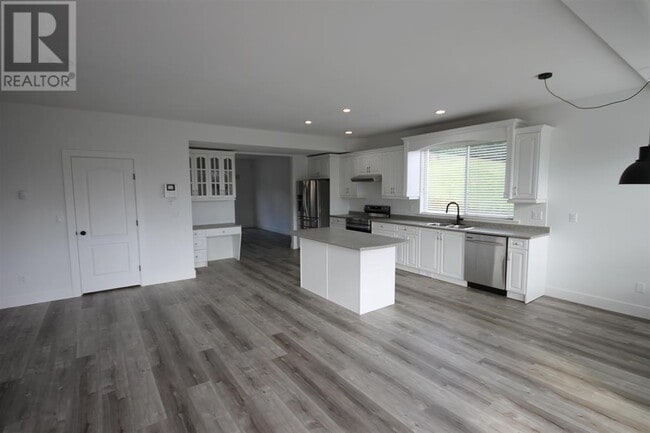 Building Photo - 20975 Golf Ln