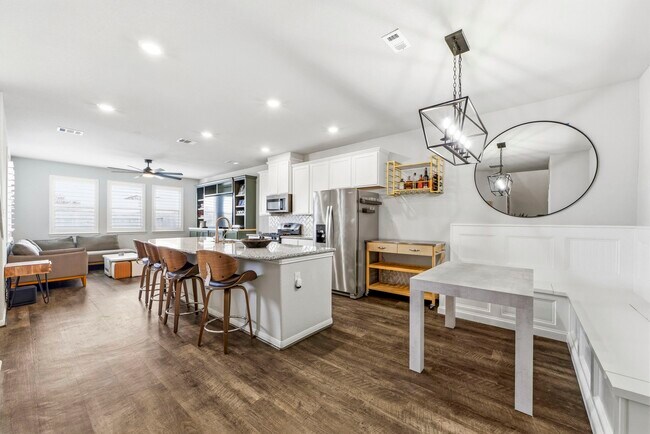 Foto del edificio - 5532 Evanston Ln