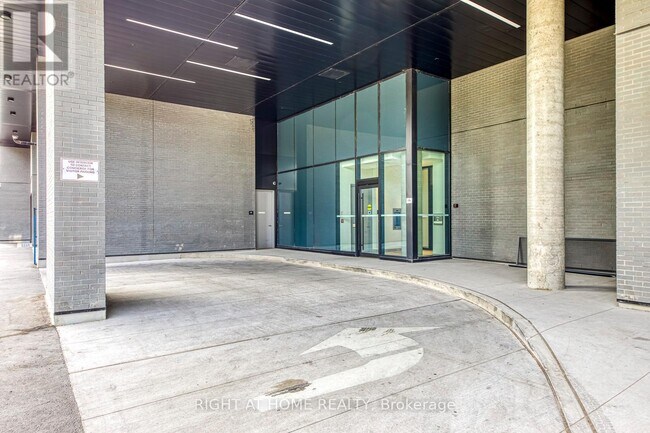 Photo du bâtiment - 86 Dundas St E