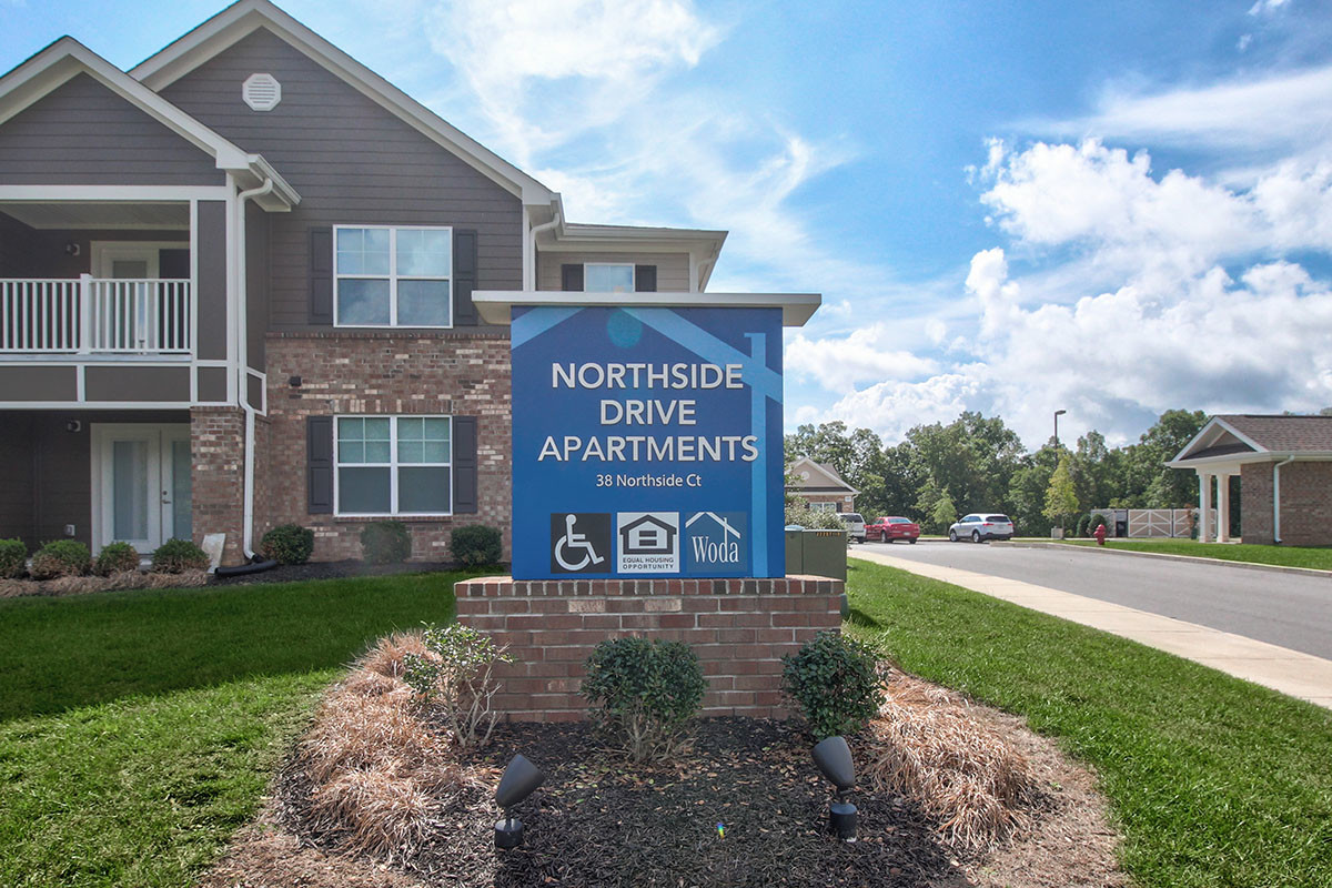 Foto principal - Northside Drive Apartments