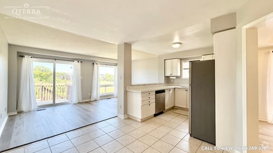 Building Photo - 1591 Avonmore Sq