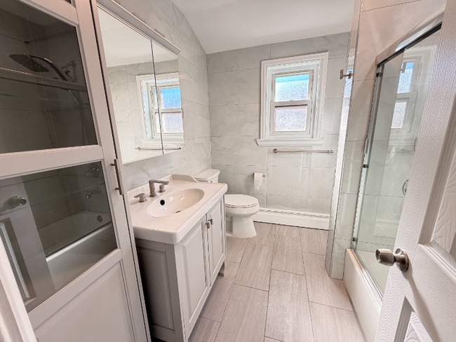 Building Photo - 3189 Hatting Pl