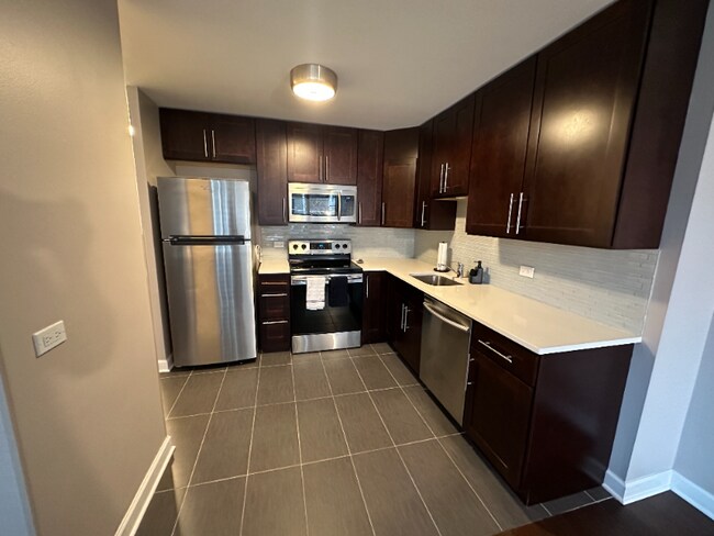 Building Photo - 1540 N La Salle St