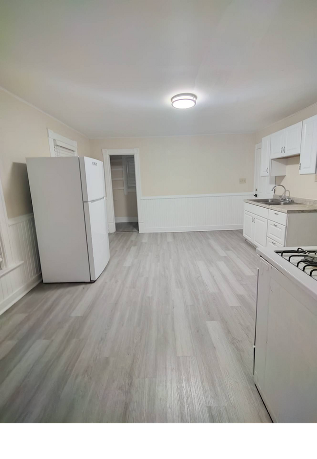 Building Photo - 2753 N Holton St Building Photo - 2753 N Holton St