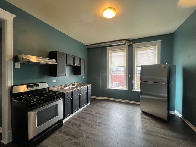 Foto del edificio - 2356 S Drake Ave