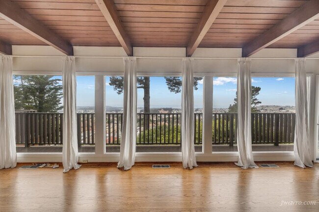 Building Photo - 110 Miraloma Dr