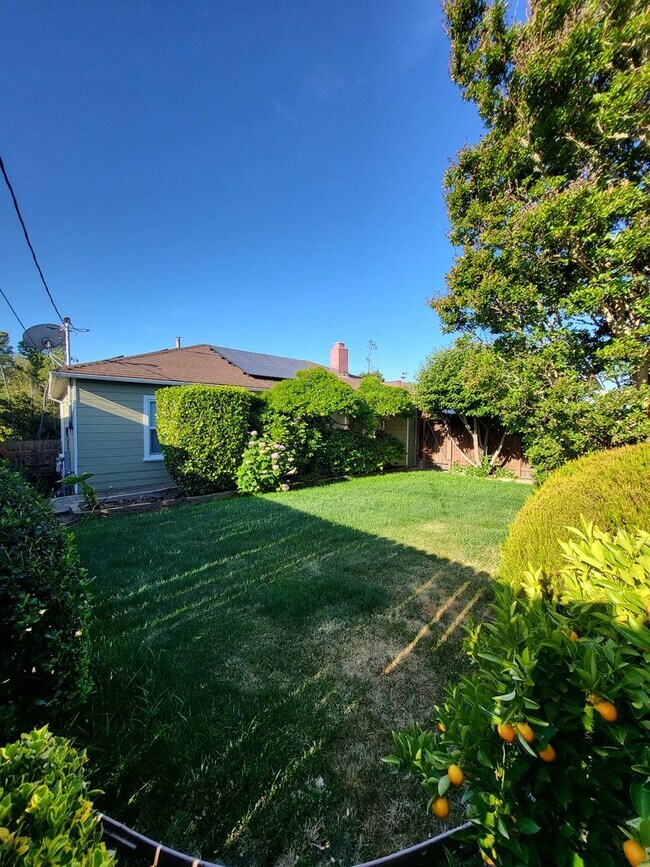 Foto del edificio - Single Story home located in El Sobrante, ...