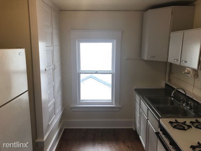 Building Photo - 2 br, 1 bath Duplex - 902 1/2 W Mishawaka Ave