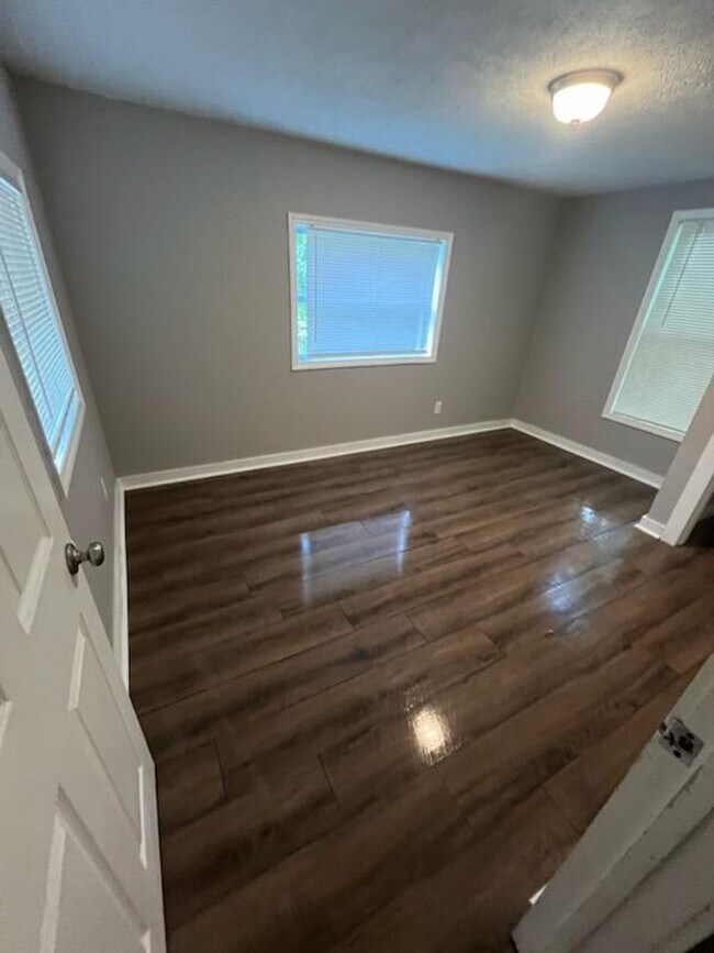 Foto del edificio - 5436 Cliff St