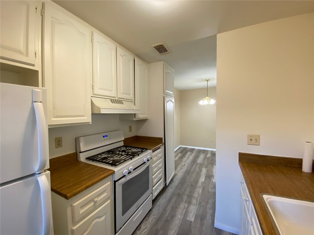Building Photo - 3599 Linnet Dr