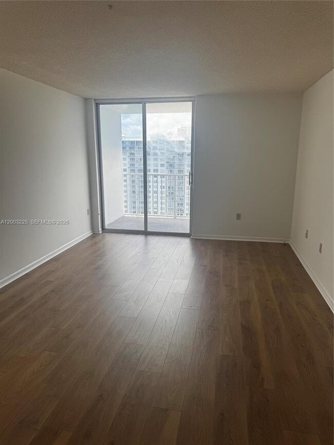 Foto del edificio - 2851 NE 183rd St