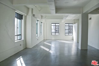 Building Photo - 849 S Broadway