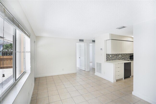 Foto del edificio - 1522 SW 30th St