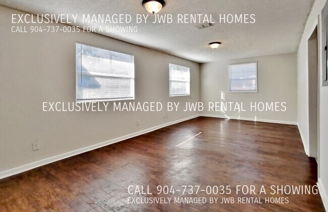 Foto del edificio - 4679 Suffolk Ave