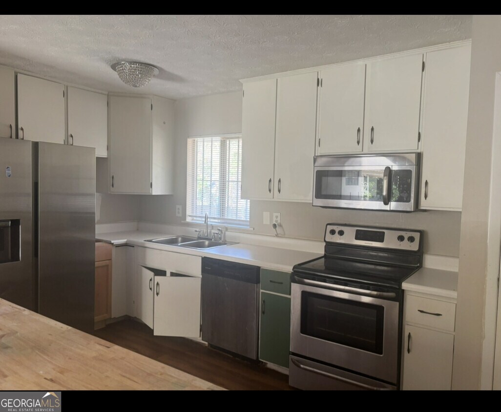 Foto del edificio - 602 Dixon Rd