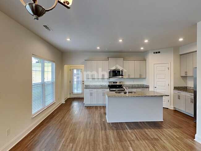 Foto del edificio - 5107 Sunset Ridge Ln