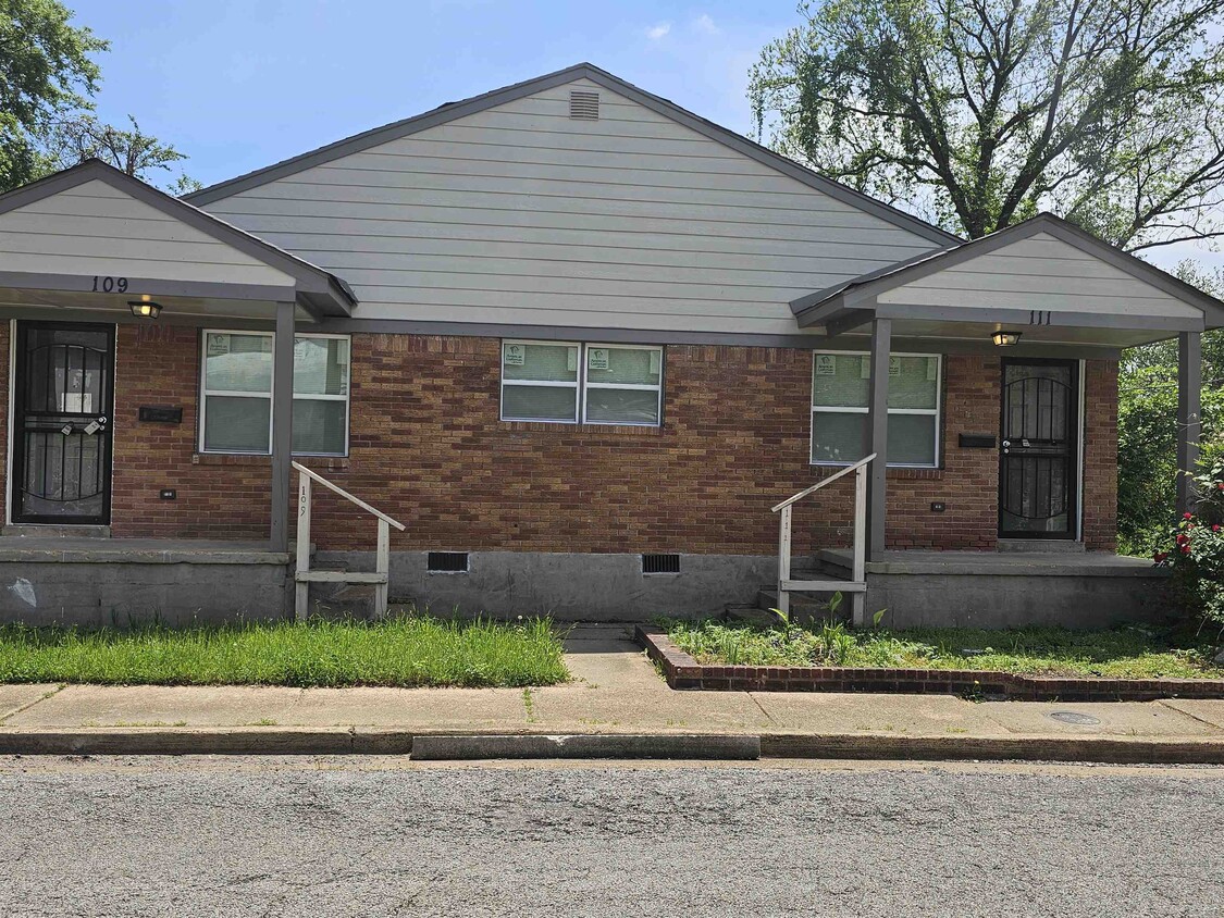 Foto principal - 111 W McKellar Ave