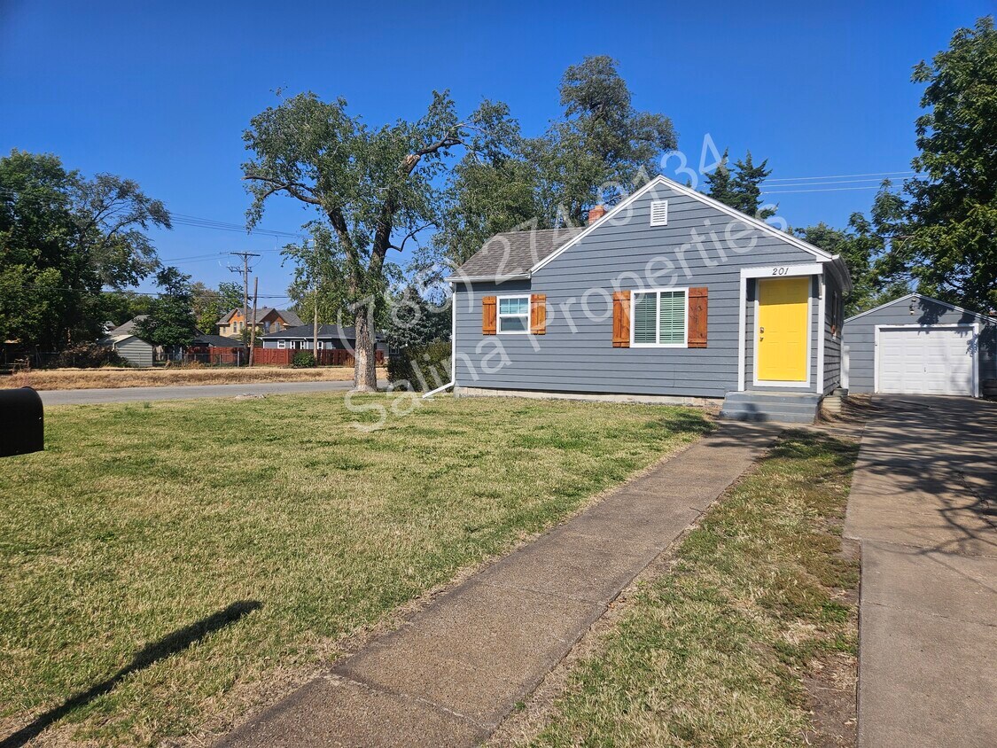 Primary Photo - 201 E Kirwin Ave