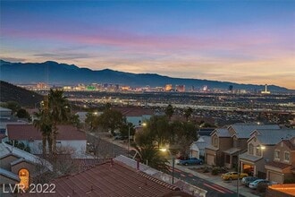 Building Photo - 366 Rosefinch St