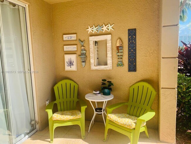 Foto del edificio - 17150 N Bay Rd