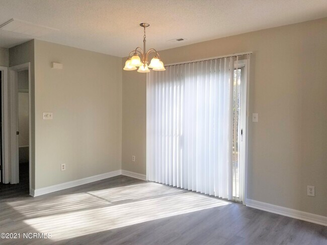 Foto del edificio - 11 Portwest Townhouses Dr