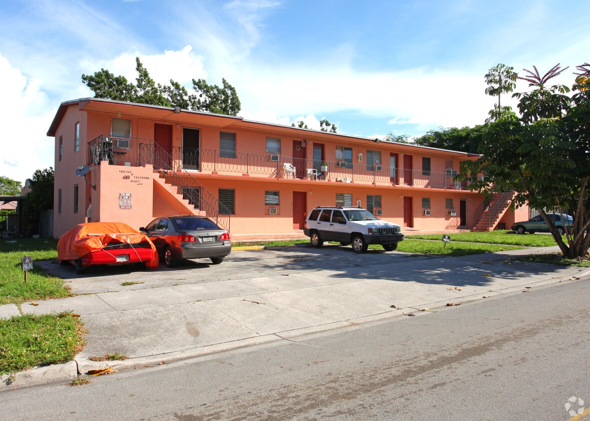 Building Photo - 481 NW 30th St