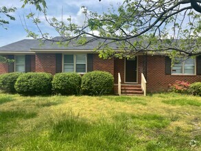 Building Photo - 624 Marlee Dr