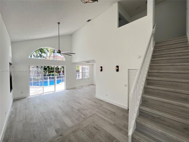 Foto del edificio - 725 NW 156th Ave