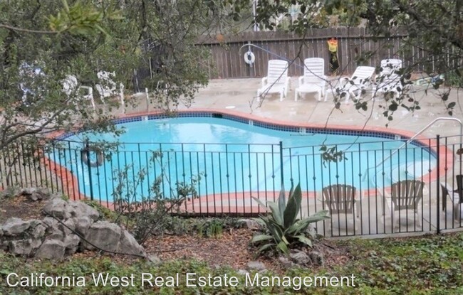 Building Photo - 2 br, 1 bath Apartment - 200 SAN LUIS ST.