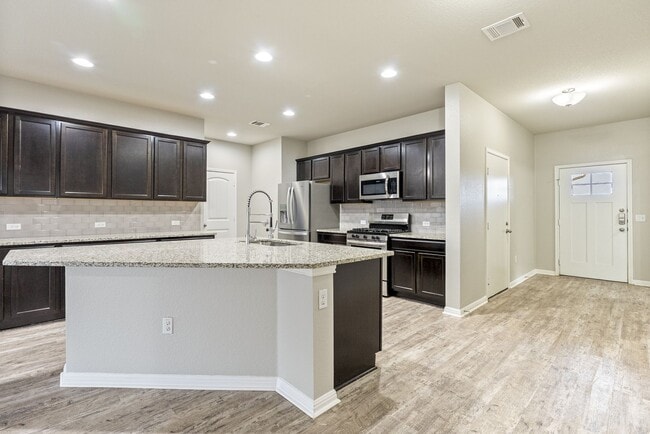 Foto del edificio - Beautiful 4 bedroom, 2 bathroom home in Leander!