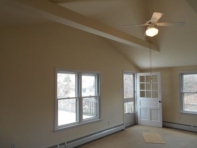 Great Room showing entrance - 519 Lincoln Ave