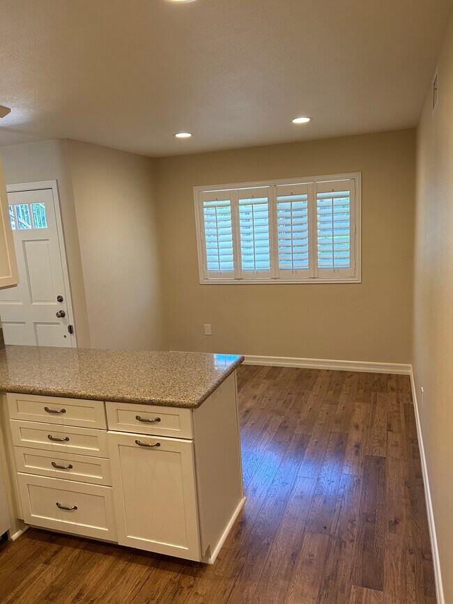 Foto del edificio - 2613 W Juniper St