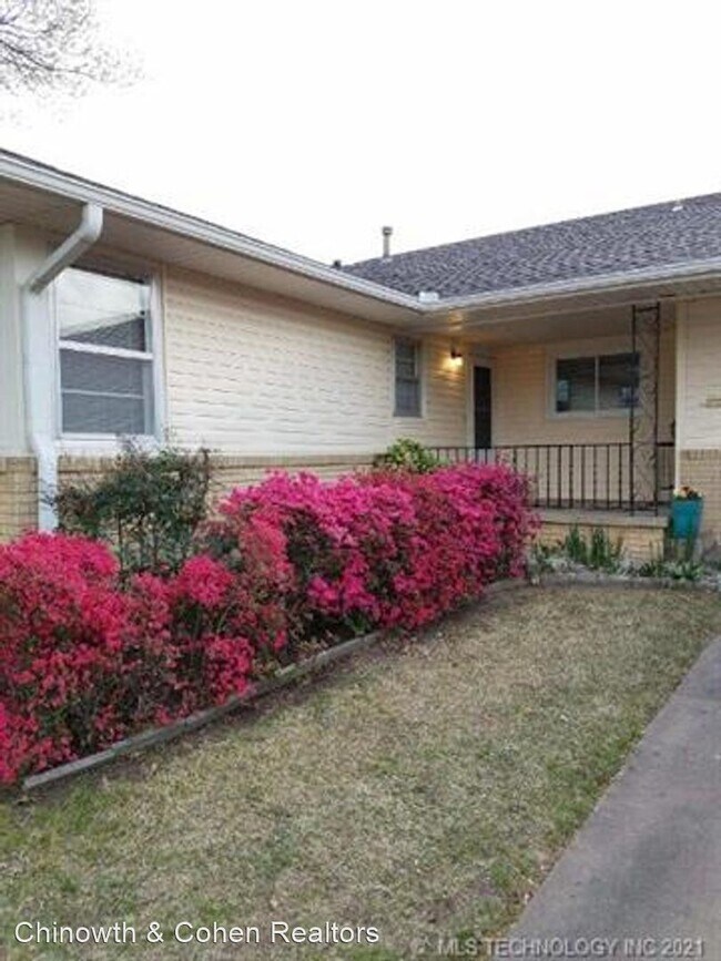 Building Photo - 3 br, 1 bath House - 3240 S Toledo Ave