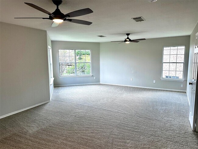 Building Photo - 2915 Hill View Cove