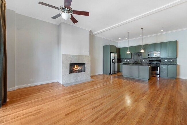 Building Photo - 1555 N Wood St