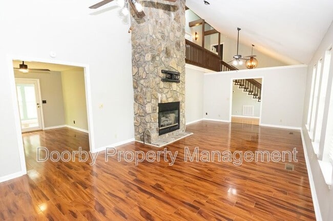 Building Photo - 6114 Sasha Ln