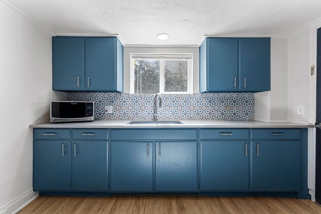 Photo - Lower Level Unit in Englewood! House