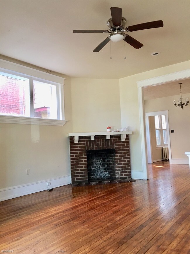 Building Photo - 4 br, 1.5 bath House - 5027 Saul St