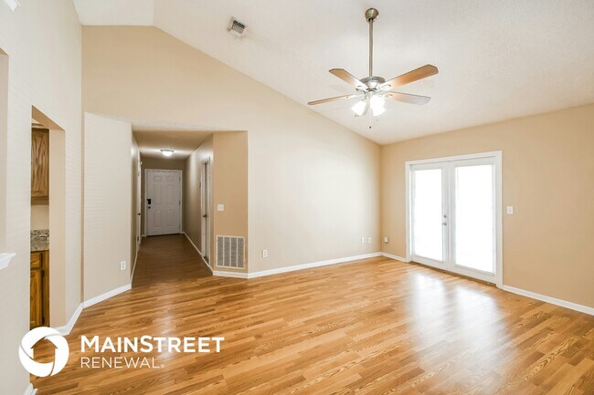 Foto del edificio - 1859 MacKenzie Ct N