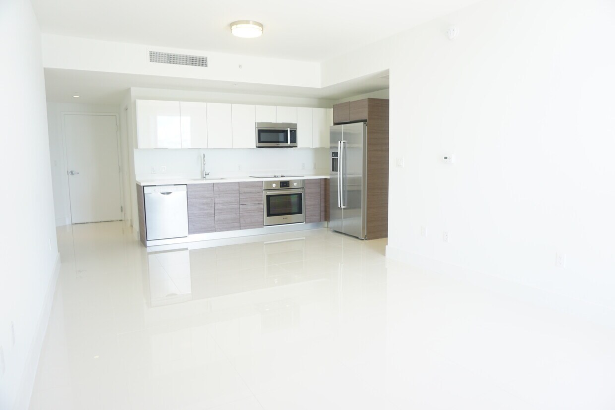 Foto principal - 1010 SW 2nd Ave