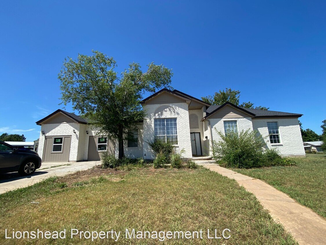 Primary Photo - 5 br, 2 bath House - 6109 SE 4th St.