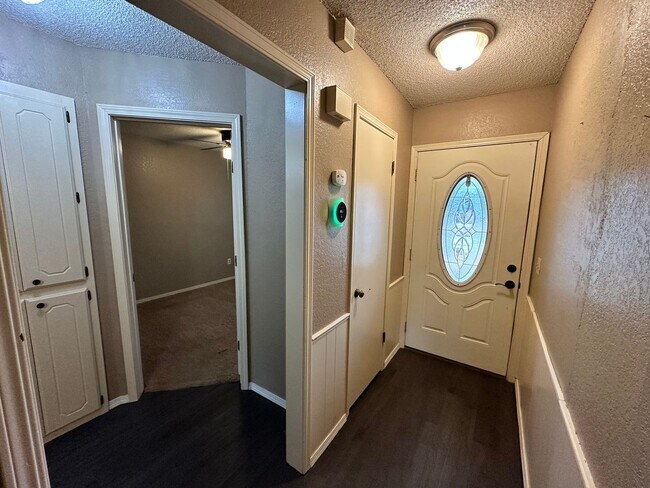 Foto del edificio - Unique 3bed/2bath Home Available for Rent in Moore!