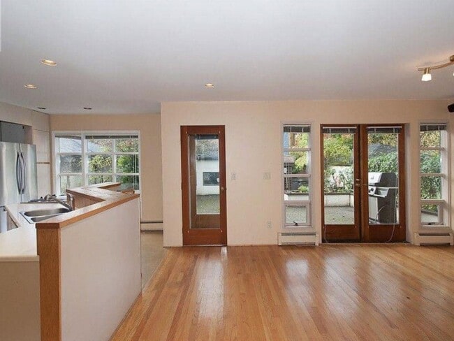 Photo du bâtiment - 5515 Trafalgar St