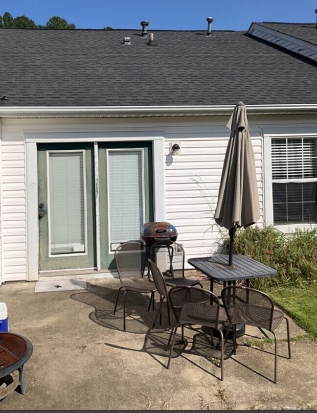 Foto del edificio - Newly Renovated 2Bed/2Bath!