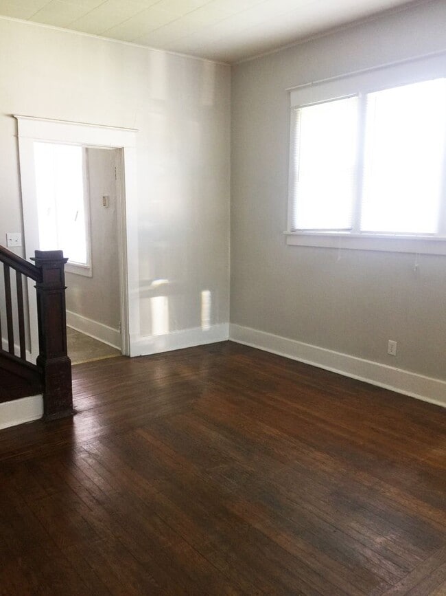 Building Photo - 1213-1215 Elizabeth Street