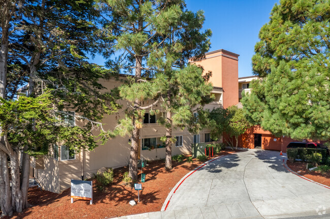 Building Photo - Horizons West Apartments