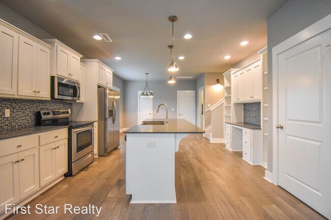Building Photo - 4 br, 3.5 bath House - 3496 W Cork Lane