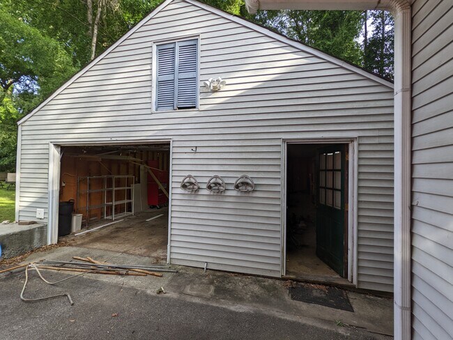 Photo - 28 Auburn Cir House