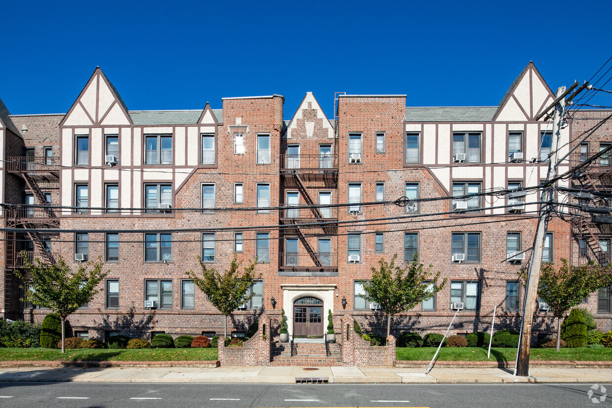 Primary Photo - Rockville Tudor Apt. Corp.