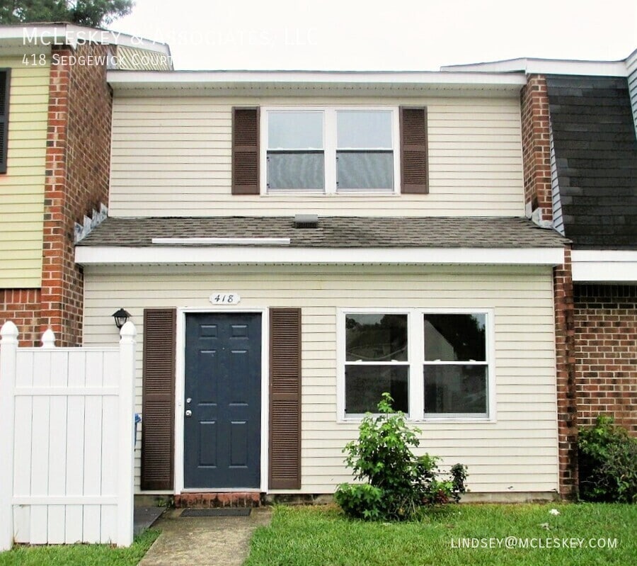 Primary Photo - 418 Sedgewick Ct